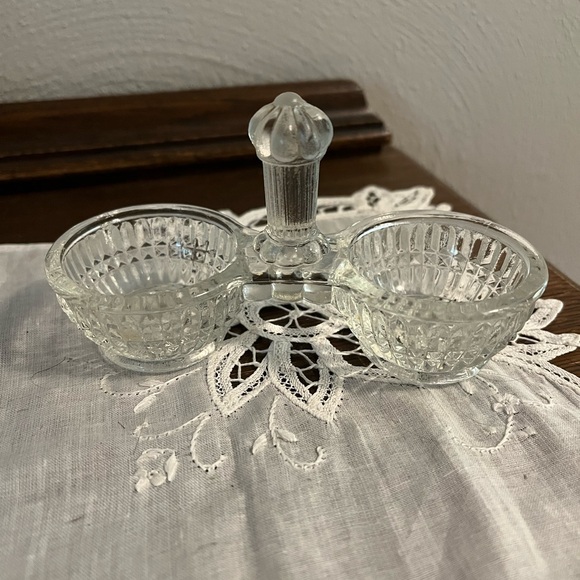Elegant Glass Double Cruet Salt and Pepper Cellar Server, small chip on edge - Picture 1 of 6